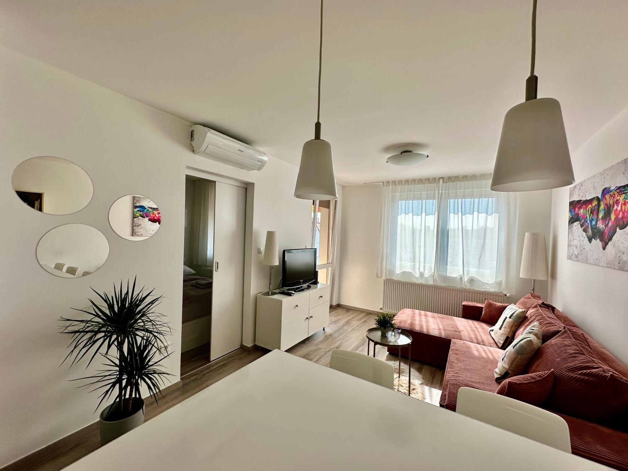 City Break Apartment - Private Garage, Ac, Balcony Budapest Ngoại thất bức ảnh