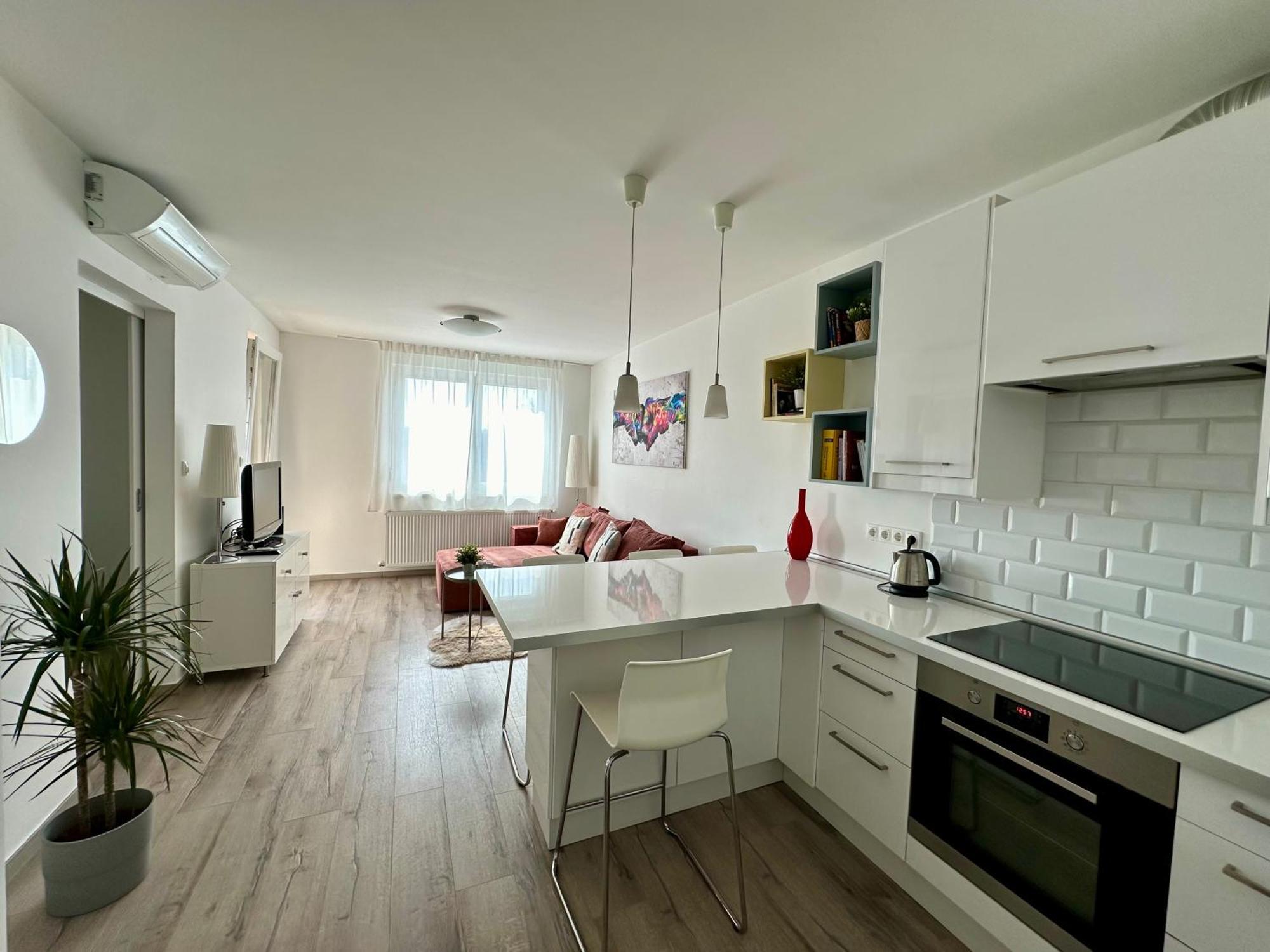 City Break Apartment - Private Garage, Ac, Balcony Budapest Ngoại thất bức ảnh
