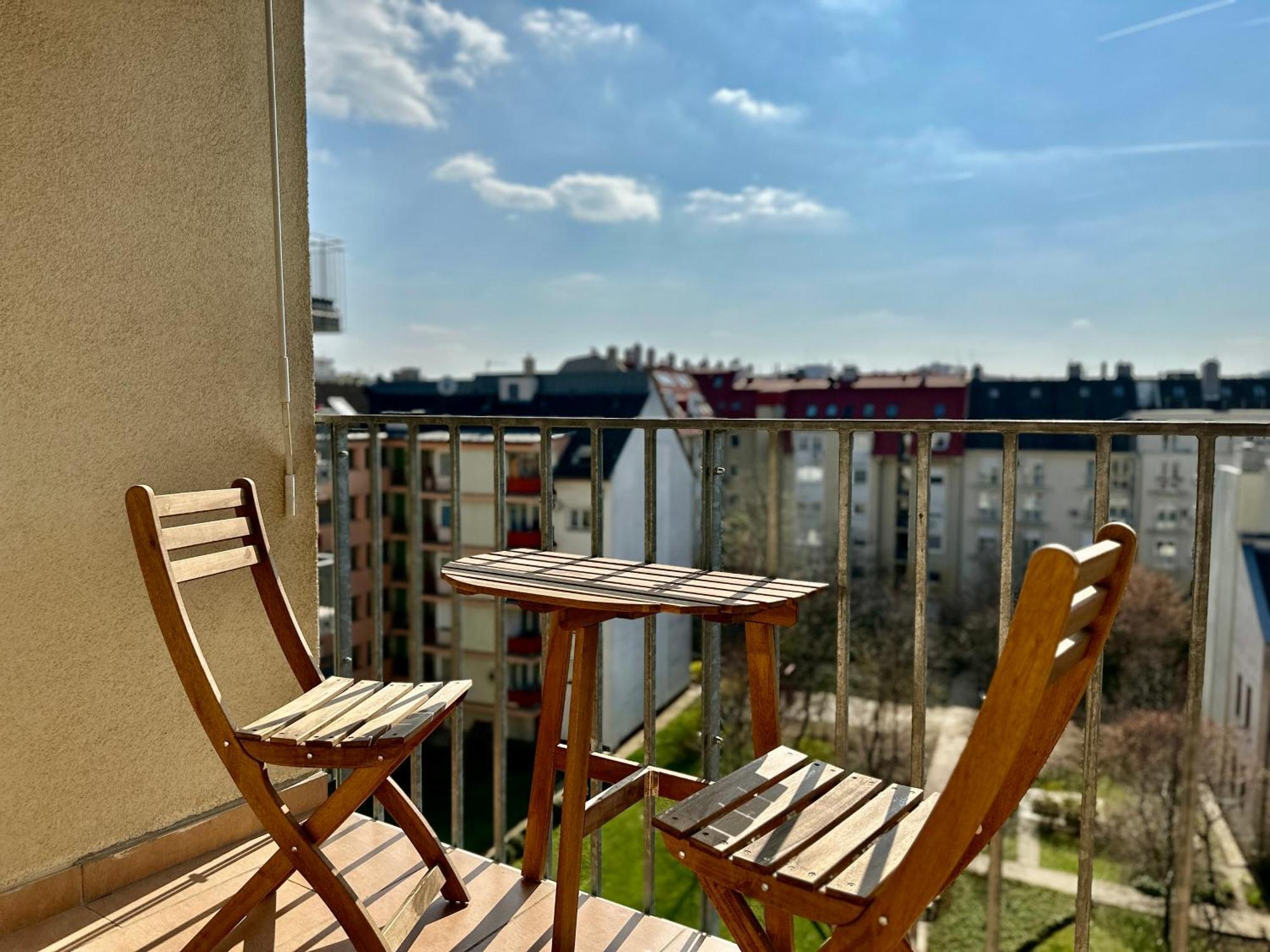 City Break Apartment - Private Garage, Ac, Balcony Budapest Ngoại thất bức ảnh
