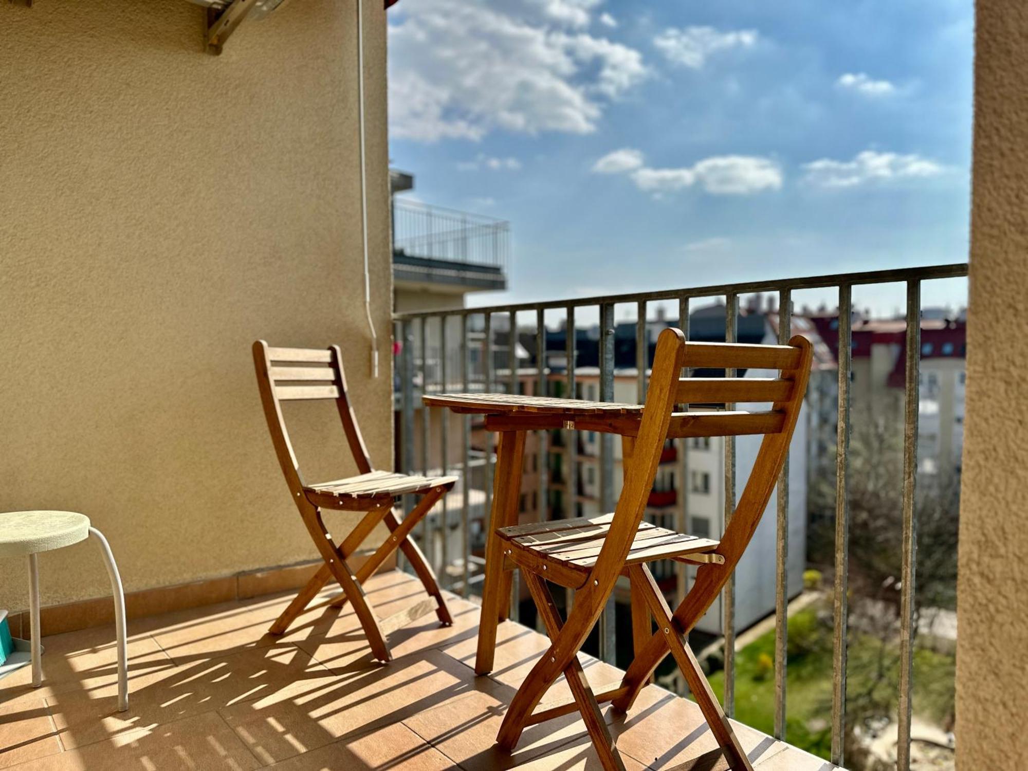 City Break Apartment - Private Garage, Ac, Balcony Budapest Ngoại thất bức ảnh